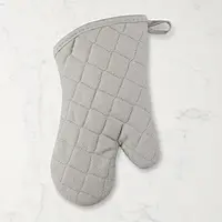 working kitchen oven mitt